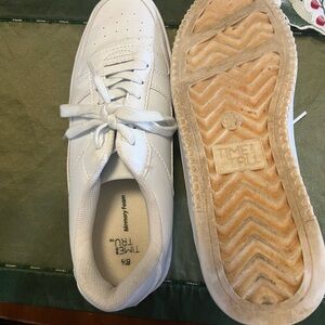 Time and Tru Classic White Lace-Up Sneakers